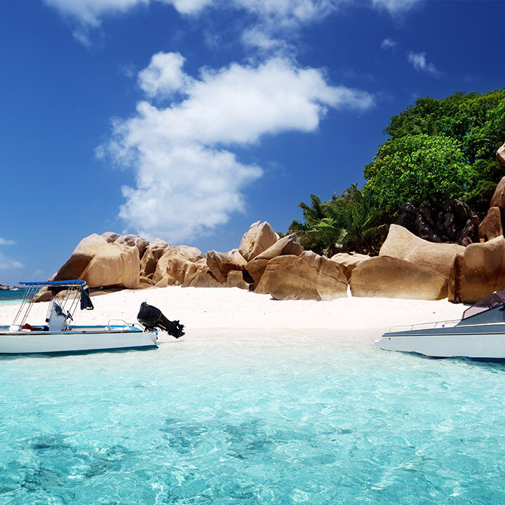 49 Ways You Can Make Money and Travel the World